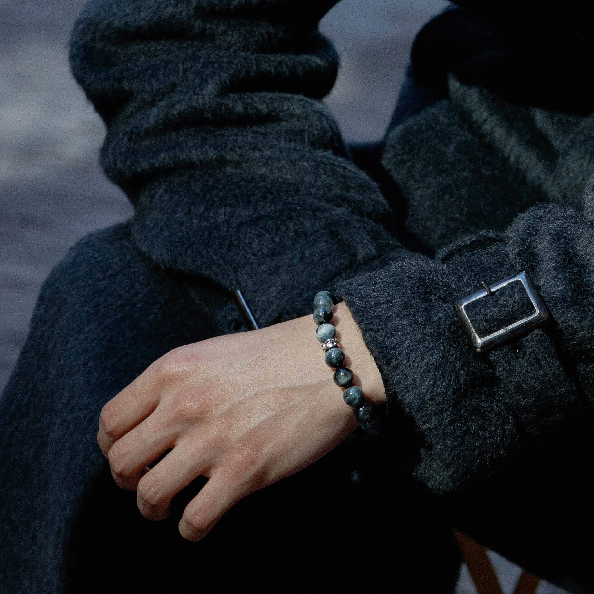 グレーホークアイ 紐編み ブレスレット - 天然石&隕石ジュエリーショップ - AWNL Japan