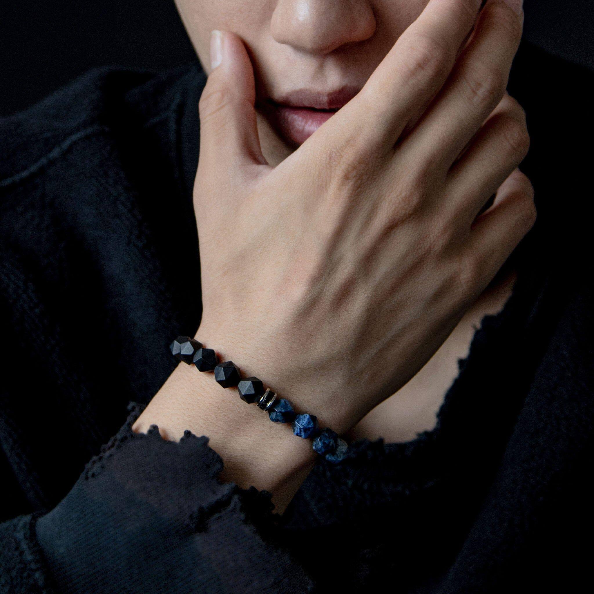 デュモルチェライト&オニキス ポセイドン ブレスレット - 天然石&隕石ジュエリーショップ - AWNL Japan