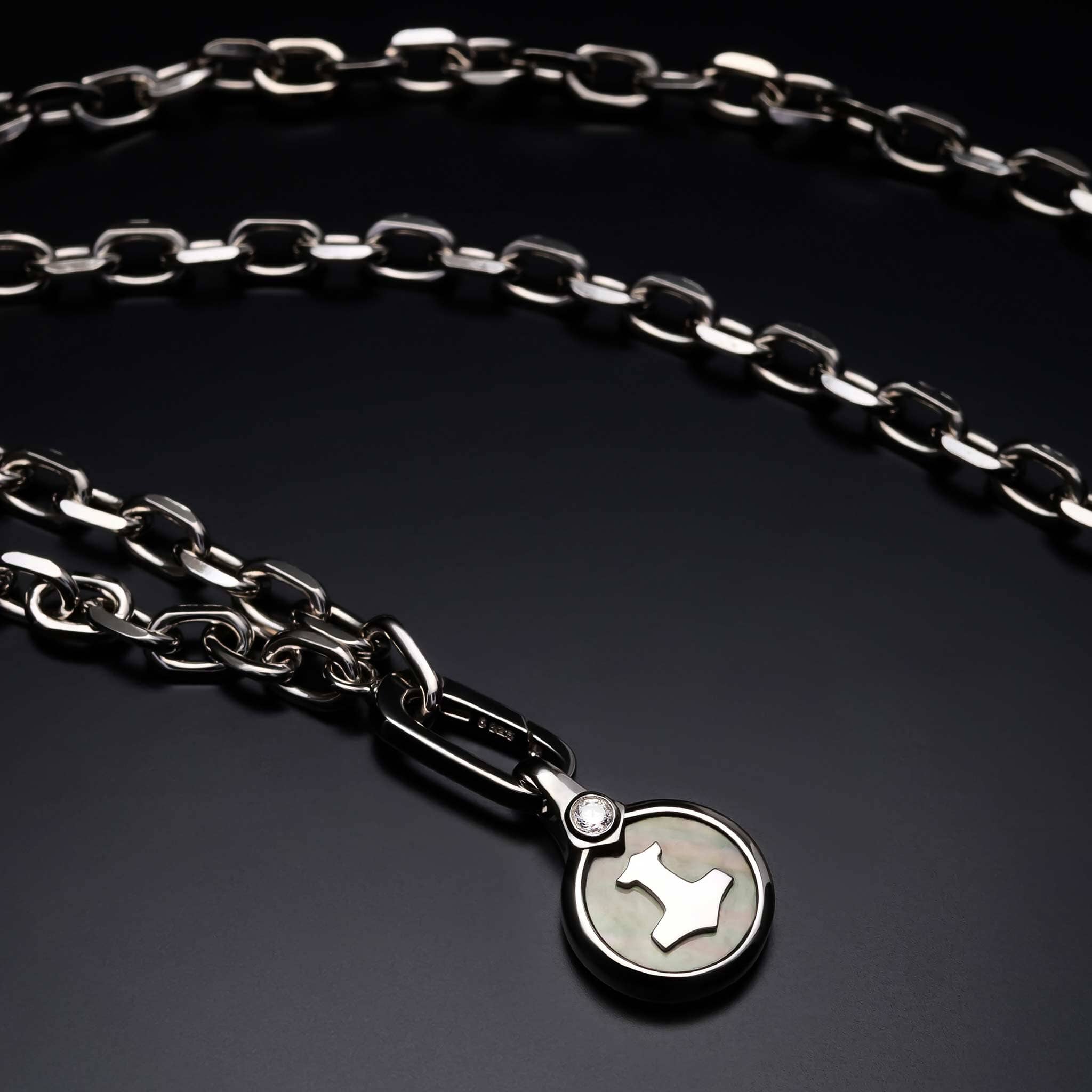 Mjölnir Medallion Necklace Black Nacre ネックレス AWNL
