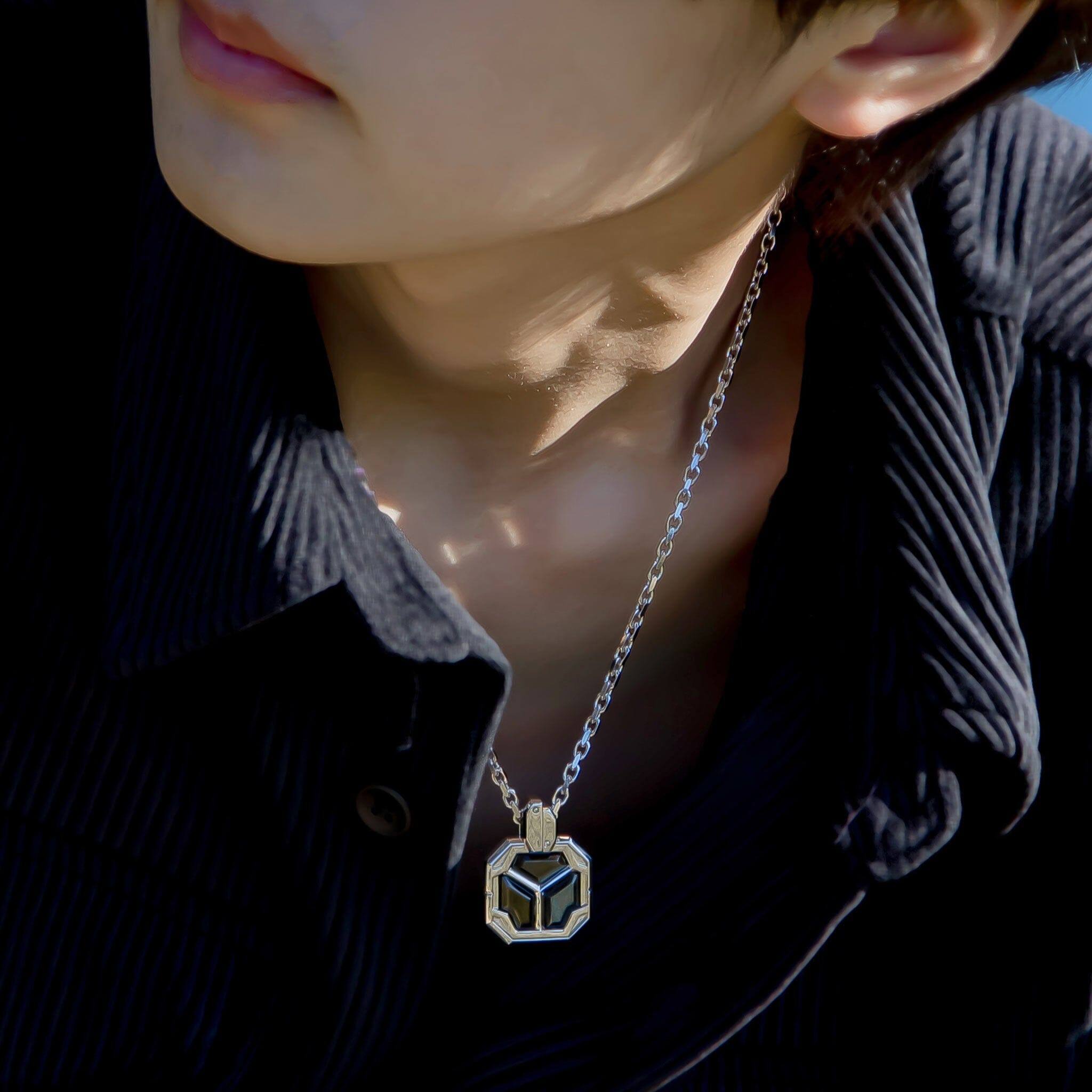 ゴールデン オブシディアン 宇宙のキャビン ネックレス - 天然石&隕石ジュエリーショップ - AWNL Japan