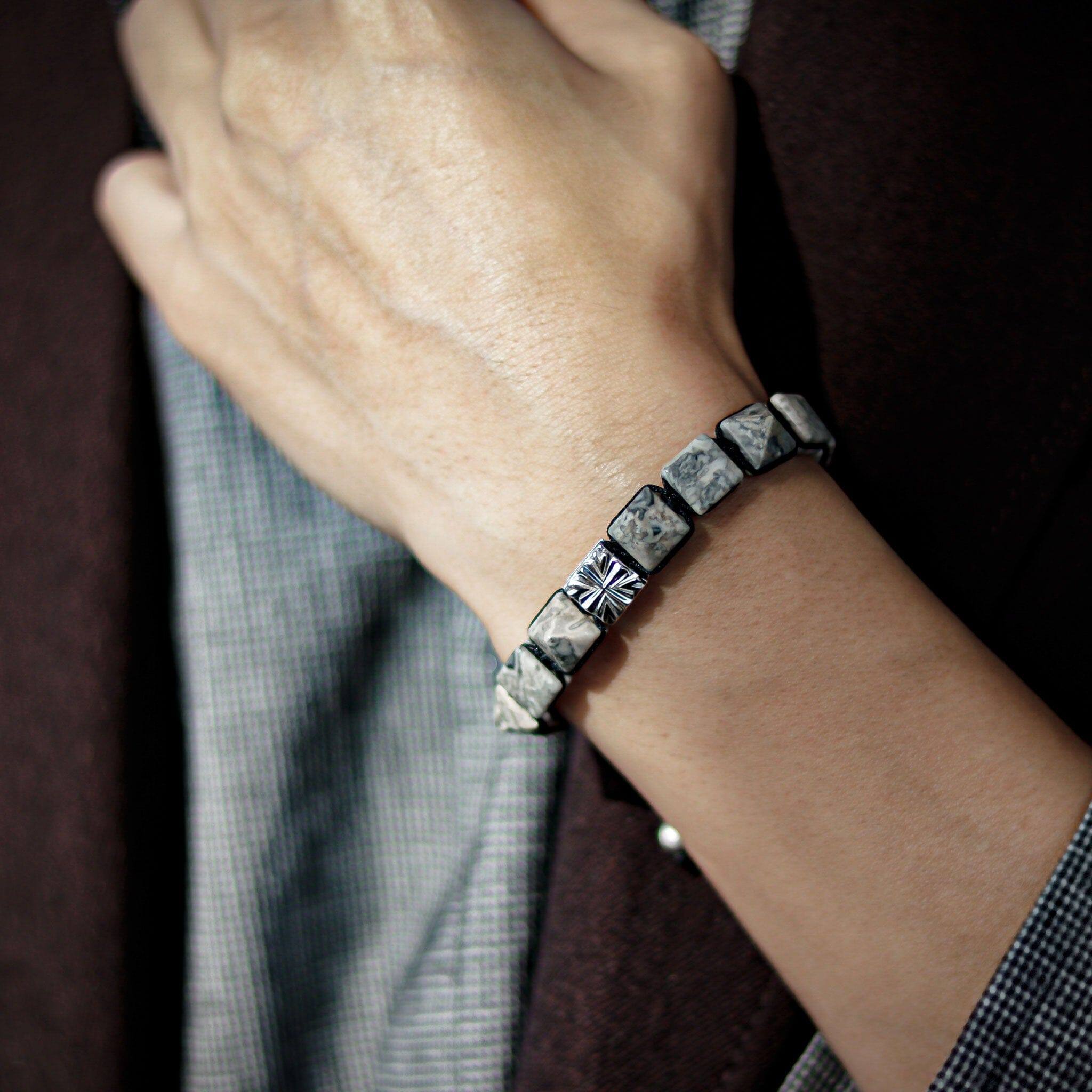 ピカソジャスパー 十字 紐編み ブレスレット - 天然石&隕石ジュエリーショップ - AWNL Japan