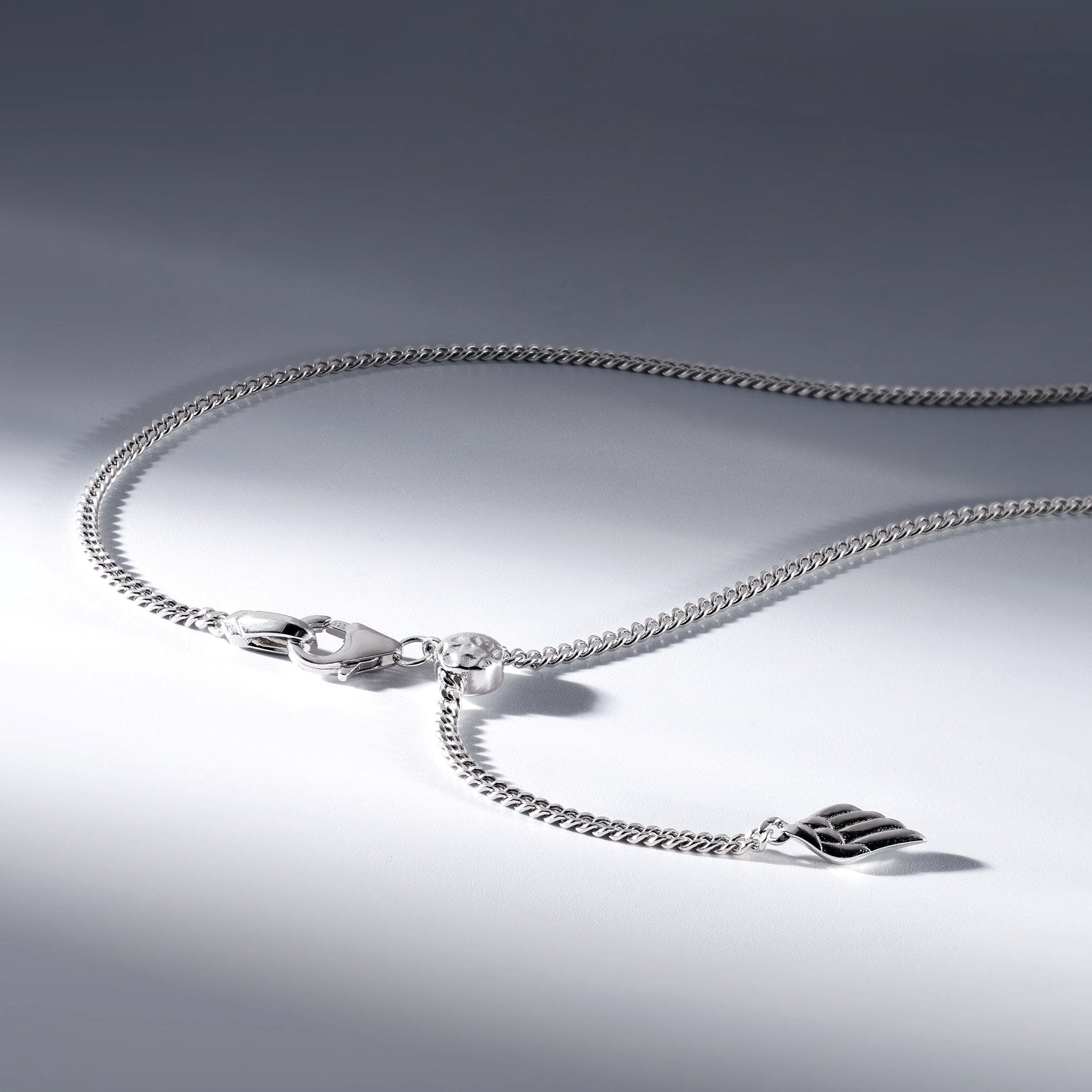 細めキヘイチェーン 羽チャーム付き ネックレス AWNL