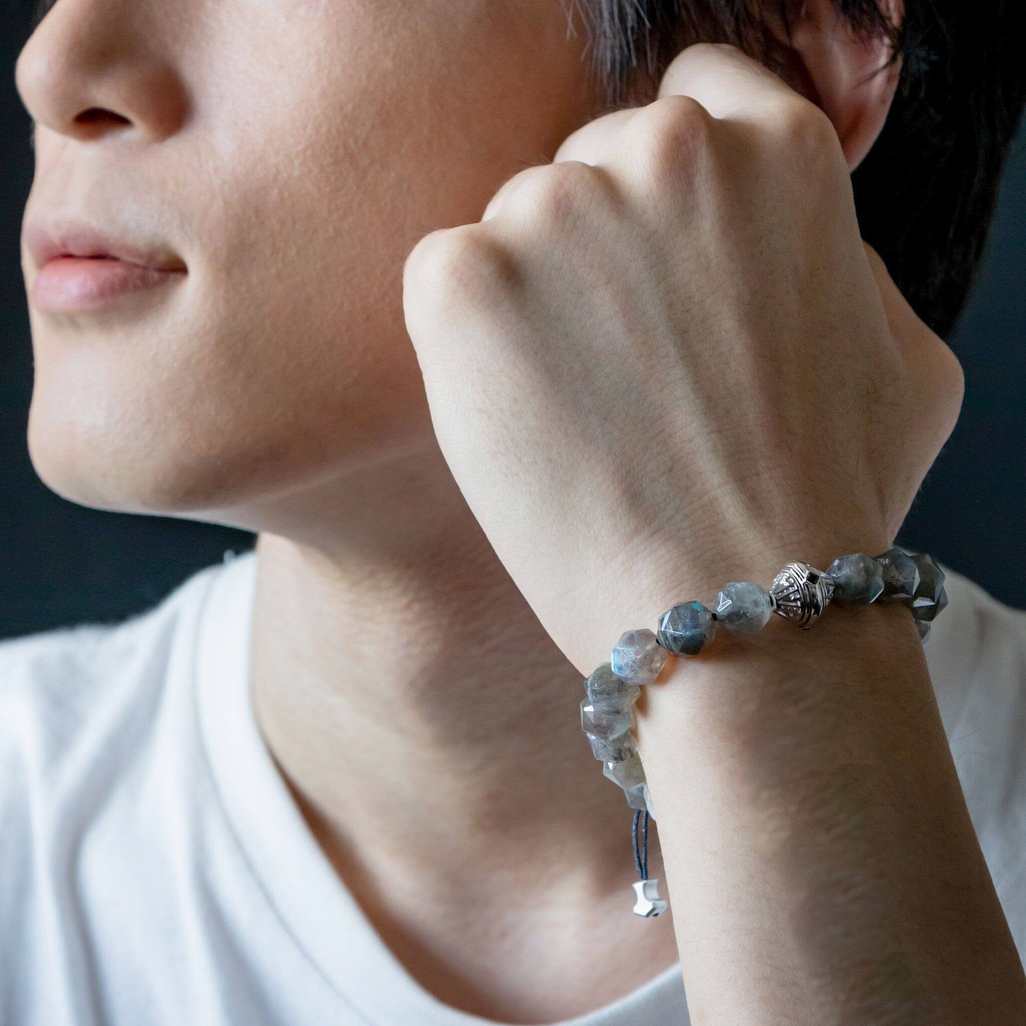 スペクトロライト ビーコン 紐編み ブレスレット - 天然石&隕石ジュエリーショップ - AWNL Japan