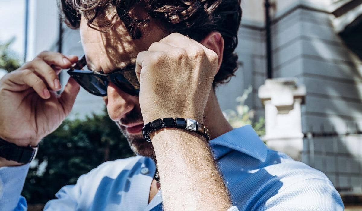 ビーズブレスレットについて知っておくべきすべて - Jewelry Guide - 天然石&隕石ジュエリーショップ - AWNL Japan
