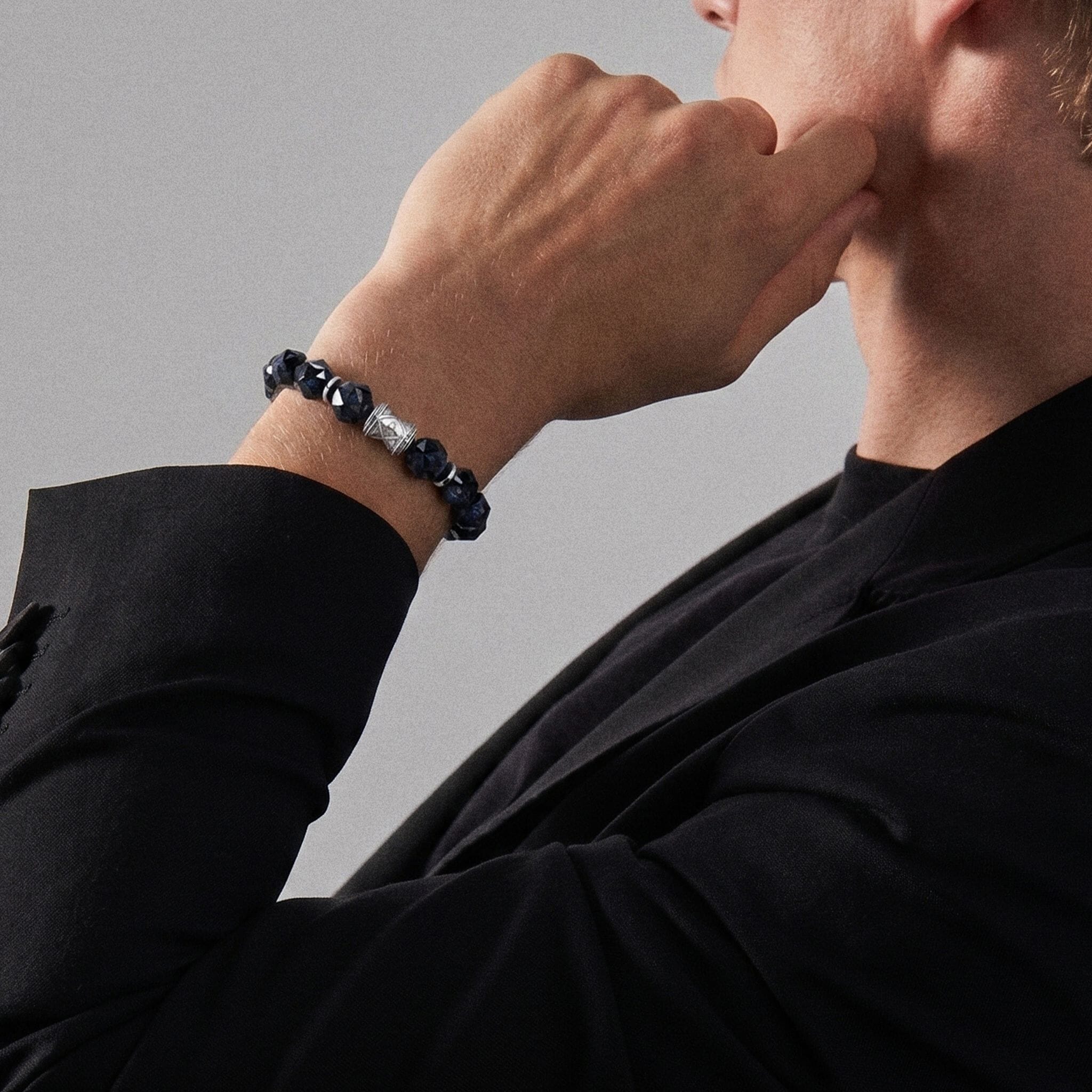 Flex-Lock Manifest Rune Bracelet Nuummite ブレスレット AWNL 