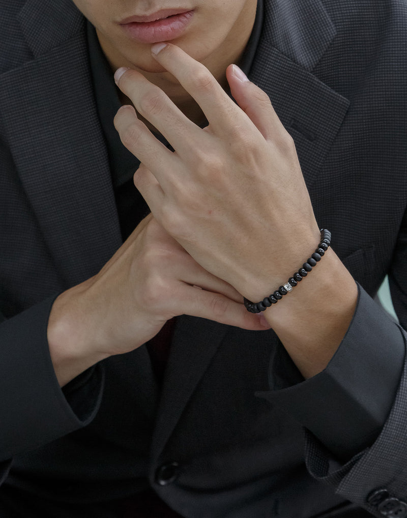 5-rune-onyx-bracelet-on-model-