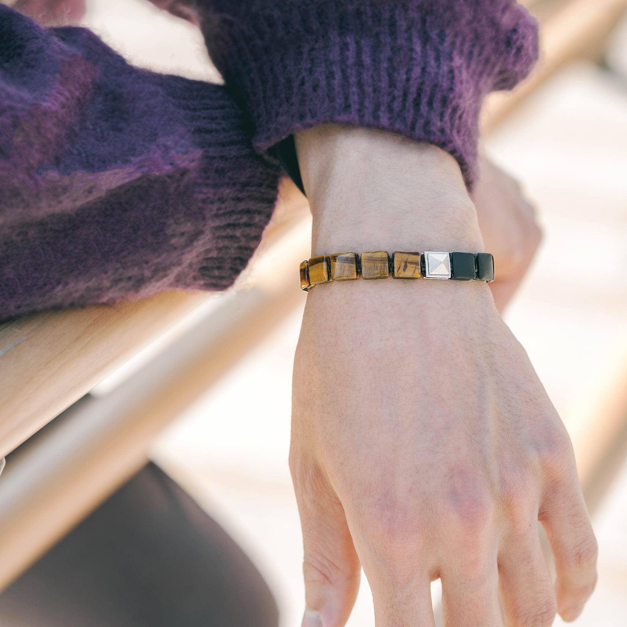 AWNL】メンズ タイガーアイ/オニキス 編みブレスレット｜ピラミッド