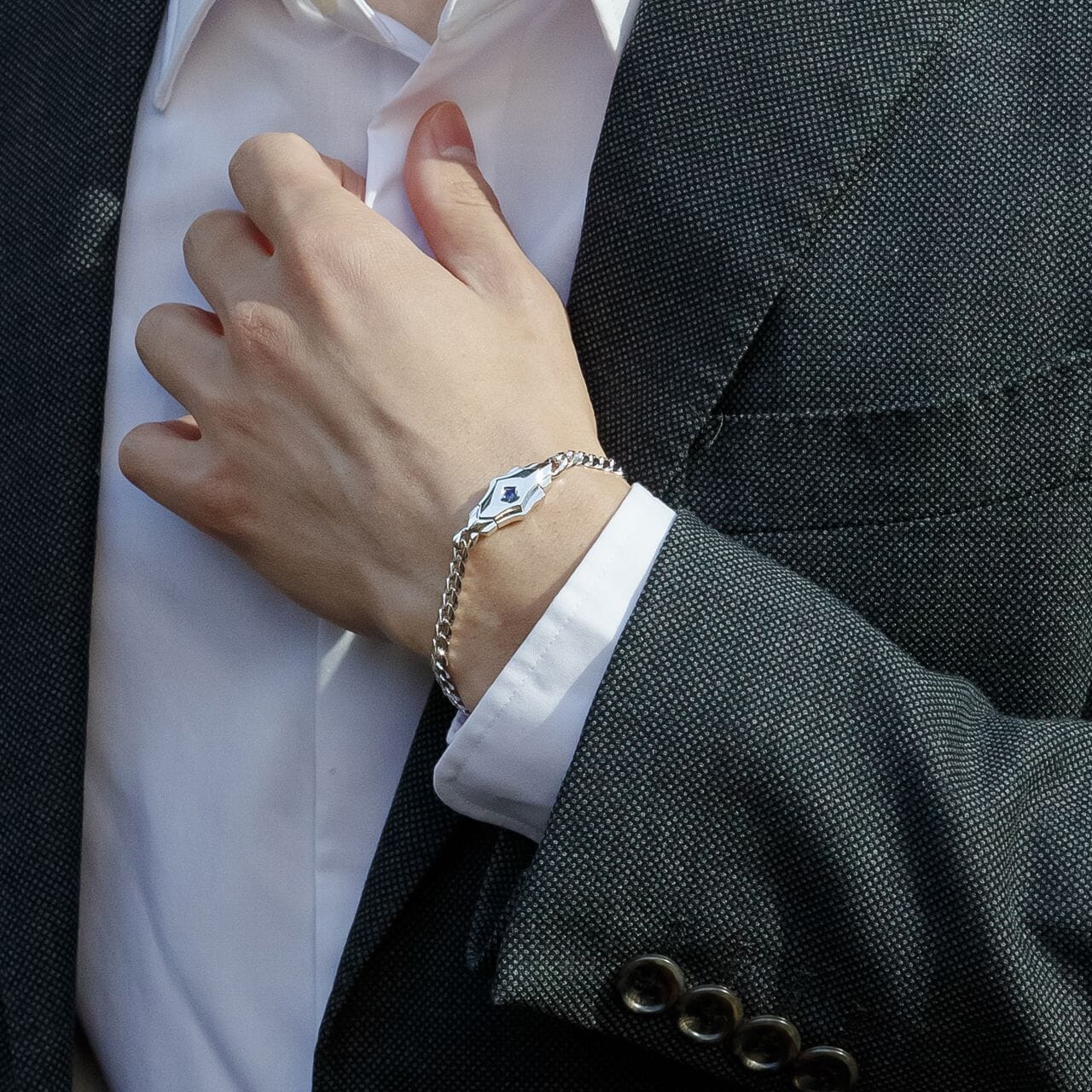 Box Clasp Curb Bracelet Sapphire ブレスレット AWNL 